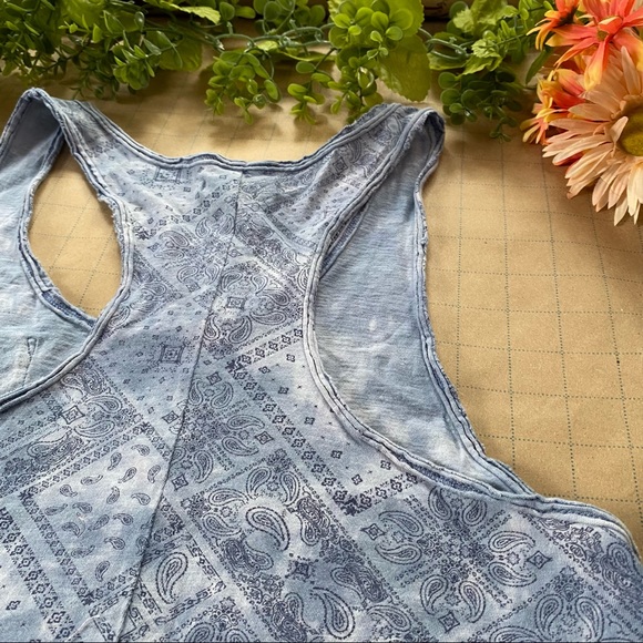 Women's American Eagle Blue Abstract Bank Top Size Small - Picture 8 of 9